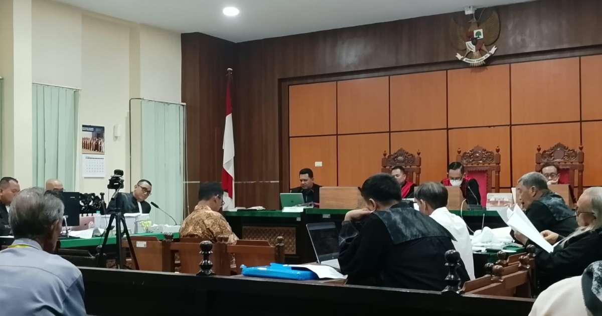 Herman Hofi Soroti Keterangan Ahli Keuangan di Sidang Mujahidin